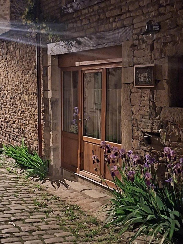 Chambre Les Marguerites คลูนี ภายนอก รูปภาพ